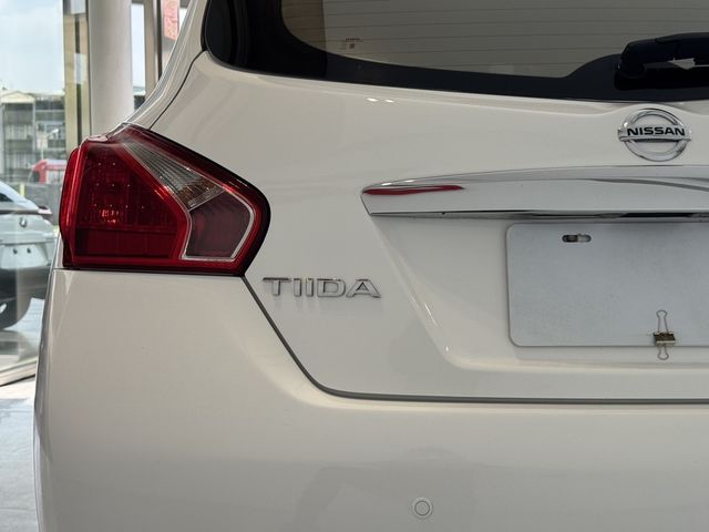 NISSAN日產 TIIDA  第3張相片