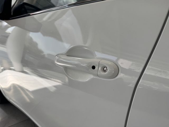 NISSAN日產 TIIDA  第5張相片