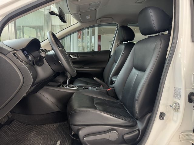 NISSAN日產 TIIDA  第9張相片