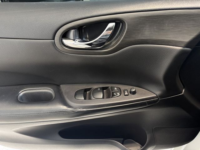 NISSAN日產 TIIDA  第17張相片