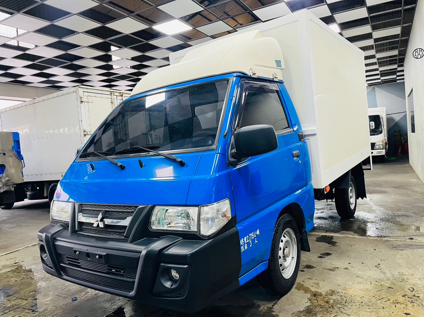 只跑4萬 2018年 中華 小貨車 手排 車體認證實車實價 里程保證(可配合監理系統查詢) 可配合視訊看車 在地40年老店  第1張相片