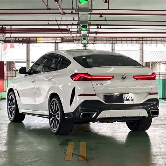 BMW寶馬 X6 XDRIVE40I  第2張相片