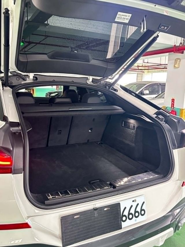 BMW寶馬 X6 XDRIVE40I  第9張相片