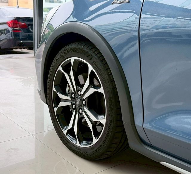 FORD福特 FOCUS ACTIVE  第4張相片