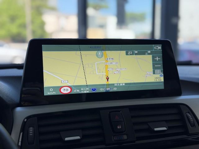 BMW寶馬 320I  第10張相片