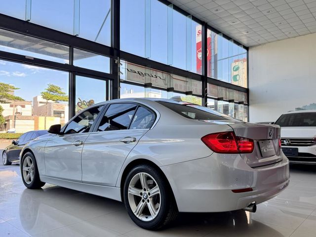 BMW寶馬 320I  第14張相片