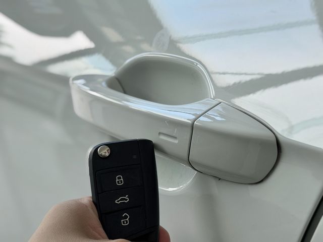VOLKSWAGEN福斯 POLO  第5張相片