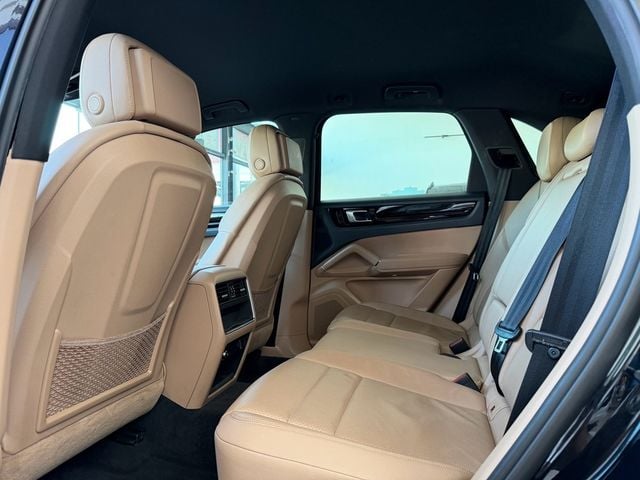 PORSCHE保時捷 CAYENNE  第14張相片