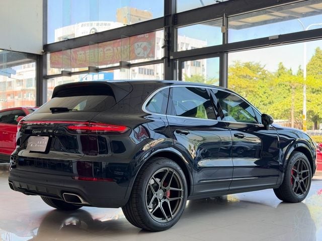PORSCHE保時捷 CAYENNE  第17張相片