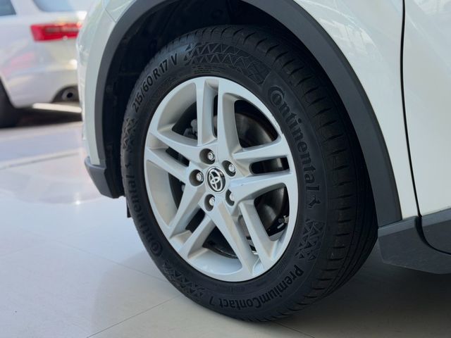TOYOTA豐田 C-HR  第4張相片