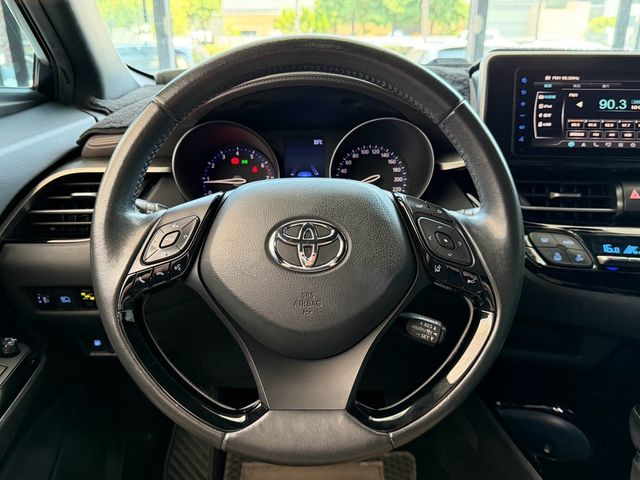 TOYOTA豐田 C-HR  第9張相片
