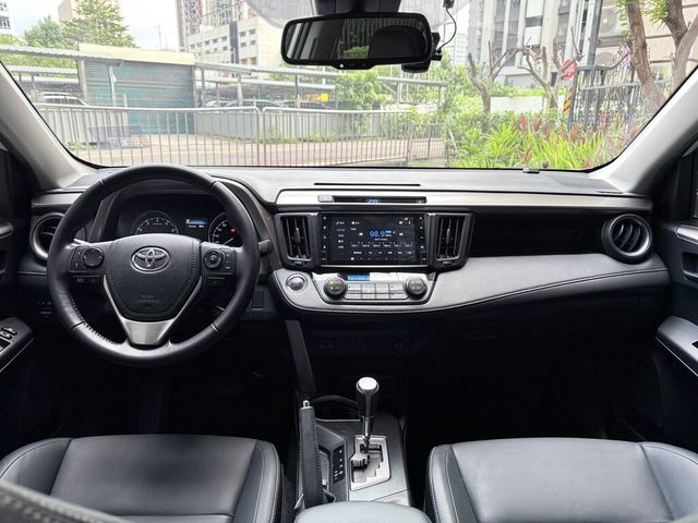 TOYOTA豐田 RAV4  第6張相片
