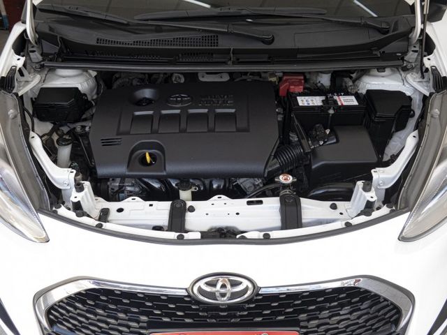 2023年 TOYOTA豐田 SIENTA 白 1.8／I-KEY.定速.盲點.車偏.電滑門  第3張相片