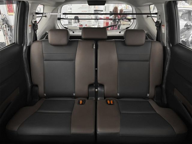 2023年 TOYOTA豐田 SIENTA 白 1.8／I-KEY.定速.盲點.車偏.電滑門  第10張相片