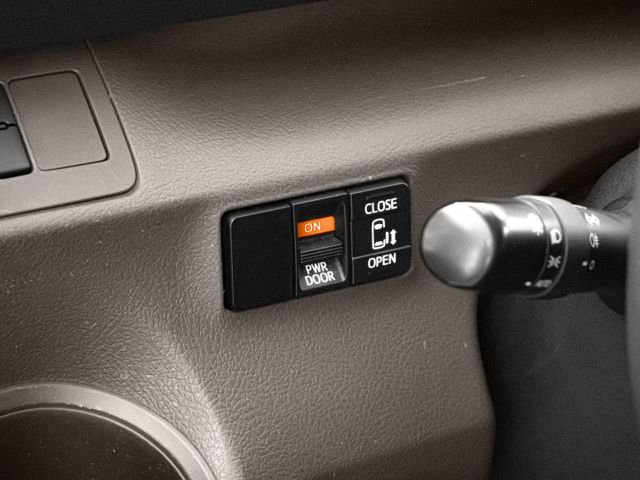2023年 TOYOTA豐田 SIENTA 白 1.8／I-KEY.定速.盲點.車偏.電滑門  第14張相片