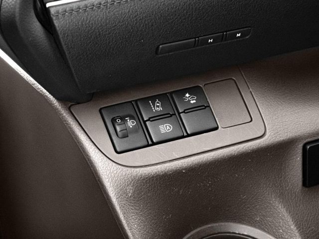 2023年 TOYOTA豐田 SIENTA 白 1.8／I-KEY.定速.盲點.車偏.電滑門  第15張相片