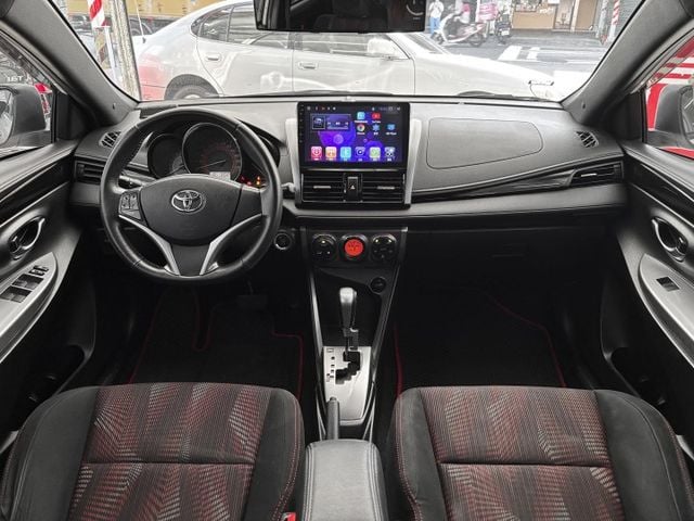 2018年型 TOYOTA豐田 YARIS 白 1.5／I-KEY.盲點.倒車顯影.抬頭顯示器.恆溫  第7張相片