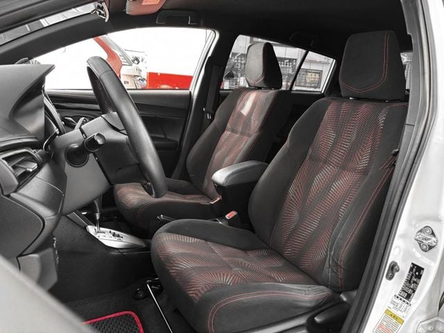 2018年型 TOYOTA豐田 YARIS 白 1.5／I-KEY.盲點.倒車顯影.抬頭顯示器.恆溫  第8張相片