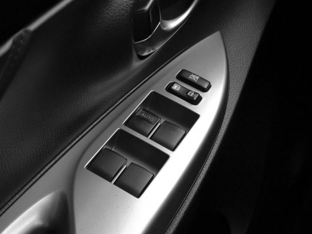 2018年型 TOYOTA豐田 YARIS 白 1.5／I-KEY.盲點.倒車顯影.抬頭顯示器.恆溫  第15張相片