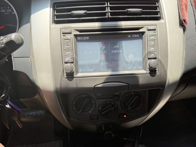 NISSAN日產 LIVINA  第11張相片