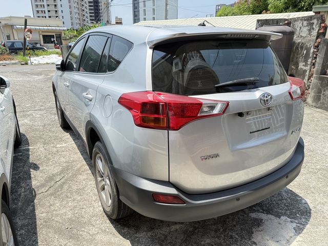 TOYOTA豐田 RAV4  第3張相片