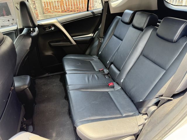 TOYOTA豐田 RAV4  第8張相片