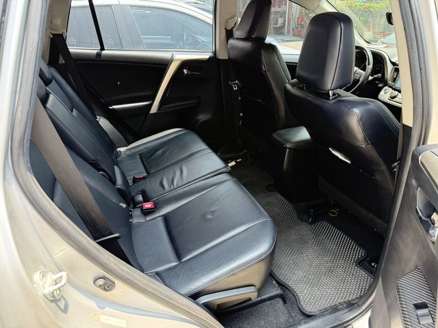 TOYOTA豐田 RAV4  第15張相片
