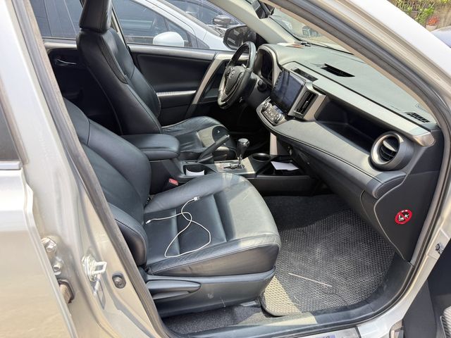TOYOTA豐田 RAV4  第16張相片