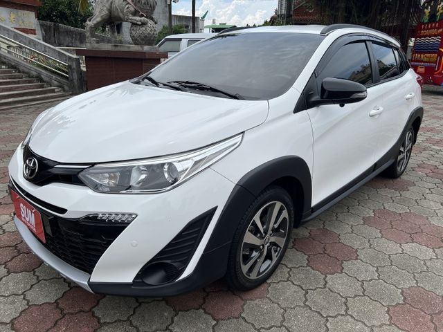 極品A級認證車 一手女用車 稀有特飾版Cross over 影音導航 環景 里程保證僅30600公里 全車100%原鈑件  第3張相片