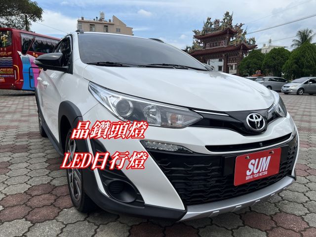 極品A級認證車 一手女用車 稀有特飾版Cross over 影音導航 環景 里程保證僅30600公里 全車100%原鈑件  第20張相片
