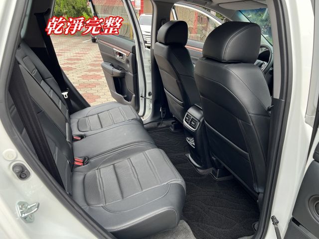 極品A級認證車 頂級S版 全景天窗 雙電動座椅 影音導航 里程保證僅35500公里 全車100%原鈑件  第9張相片