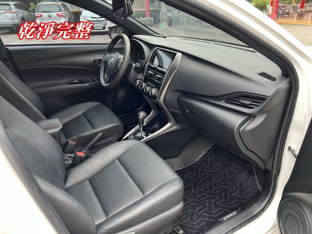 極品A級認證車 行車紀錄器 抬頭顯示器 里程保證僅25618公里 全車100%原版件  第7張相片