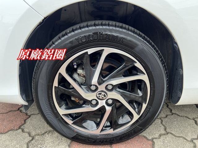 極品A級認證車 行車紀錄器 抬頭顯示器 里程保證僅25618公里 全車100%原版件  第15張相片