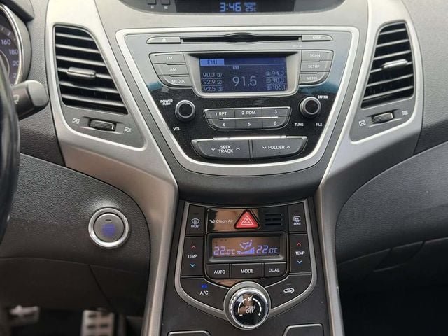 HYUNDAI現代 ELANTRA  第7張相片
