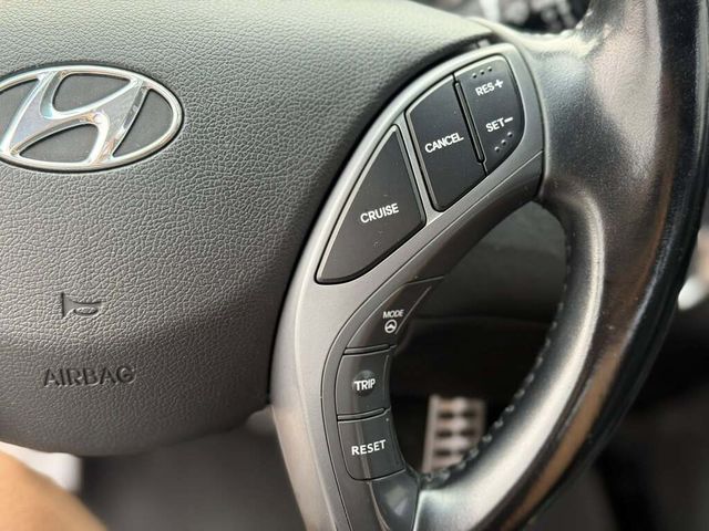HYUNDAI現代 ELANTRA  第8張相片