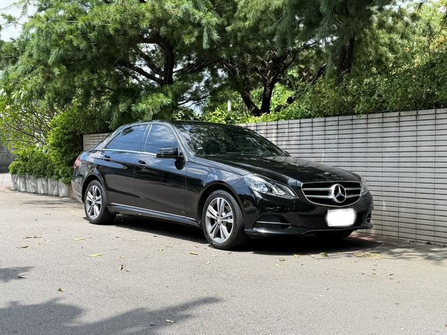 M-BENZ賓士 E220D  第2張相片