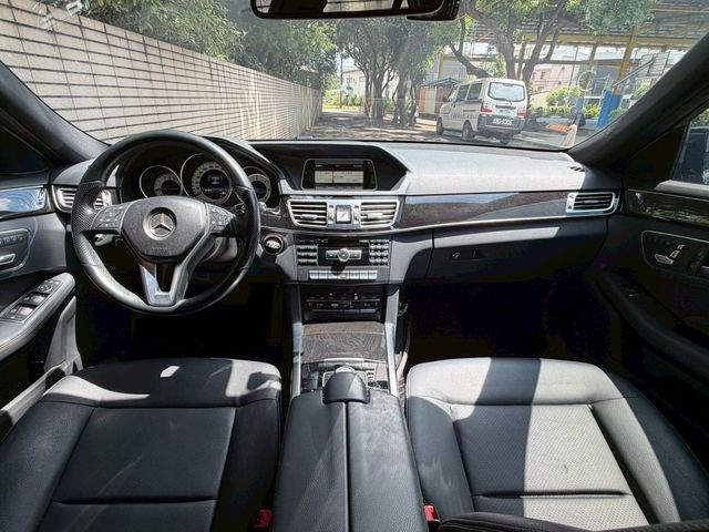 M-BENZ賓士 E220D  第3張相片