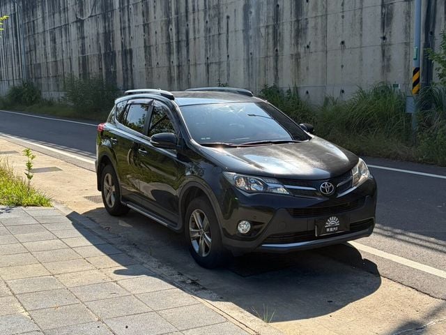 TOYOTA豐田 RAV4  第2張相片