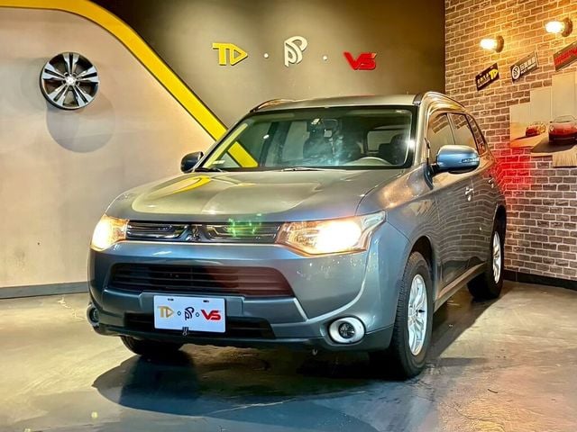 MITSUBISHI三菱 OUTLANDER  第1張相片