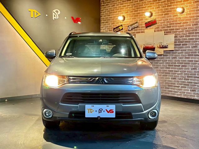 MITSUBISHI三菱 OUTLANDER  第3張相片