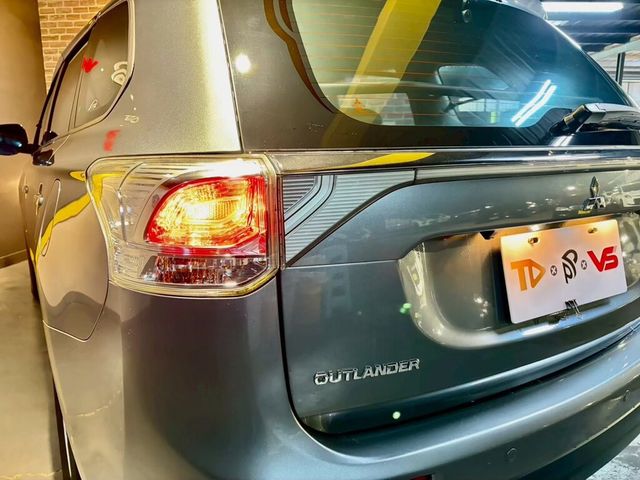 MITSUBISHI三菱 OUTLANDER  第6張相片