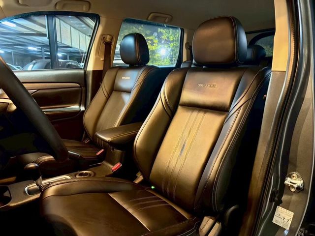 MITSUBISHI三菱 OUTLANDER  第9張相片