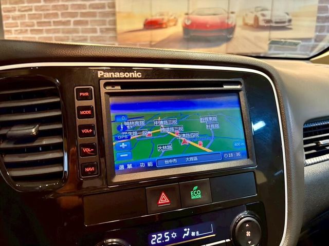 MITSUBISHI三菱 OUTLANDER  第15張相片