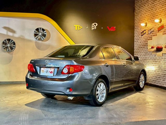TOYOTA豐田 ALTIS  第2張相片