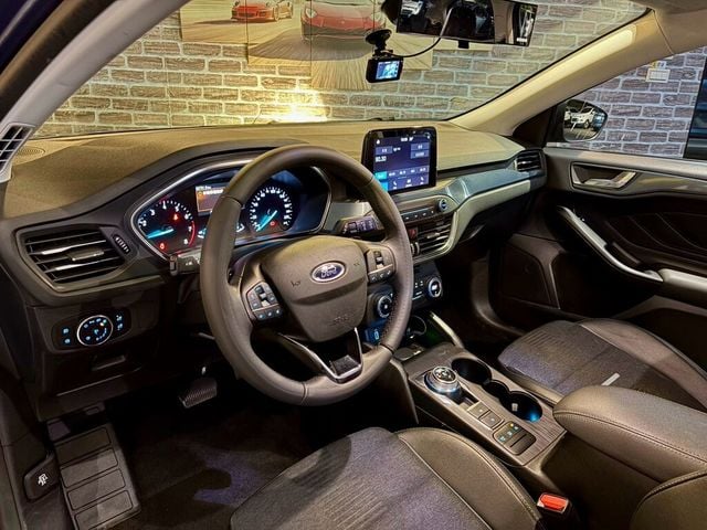 FORD福特 FOCUS ACTIVE  第9張相片