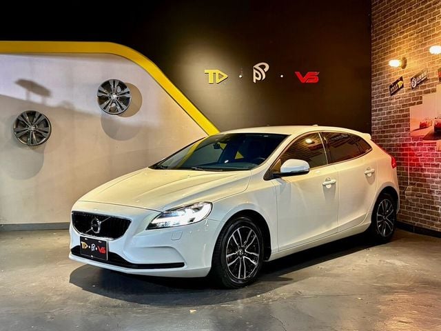VOLVO富豪 V40  第1張相片