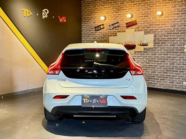 VOLVO富豪 V40  第4張相片