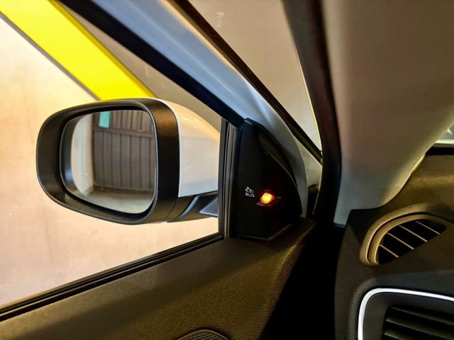 VOLVO富豪 V40  第7張相片