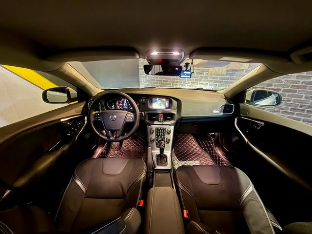 VOLVO富豪 V40  第8張相片
