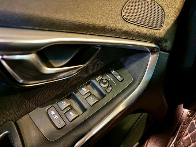 VOLVO富豪 V40  第12張相片
